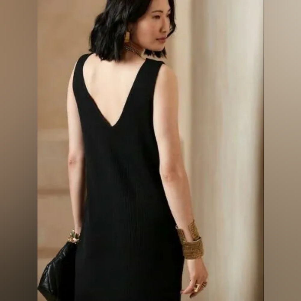 NEW BANANA REPUBLIC V-NECK MIDI SWEATER DRESS - Picture 2 of 6